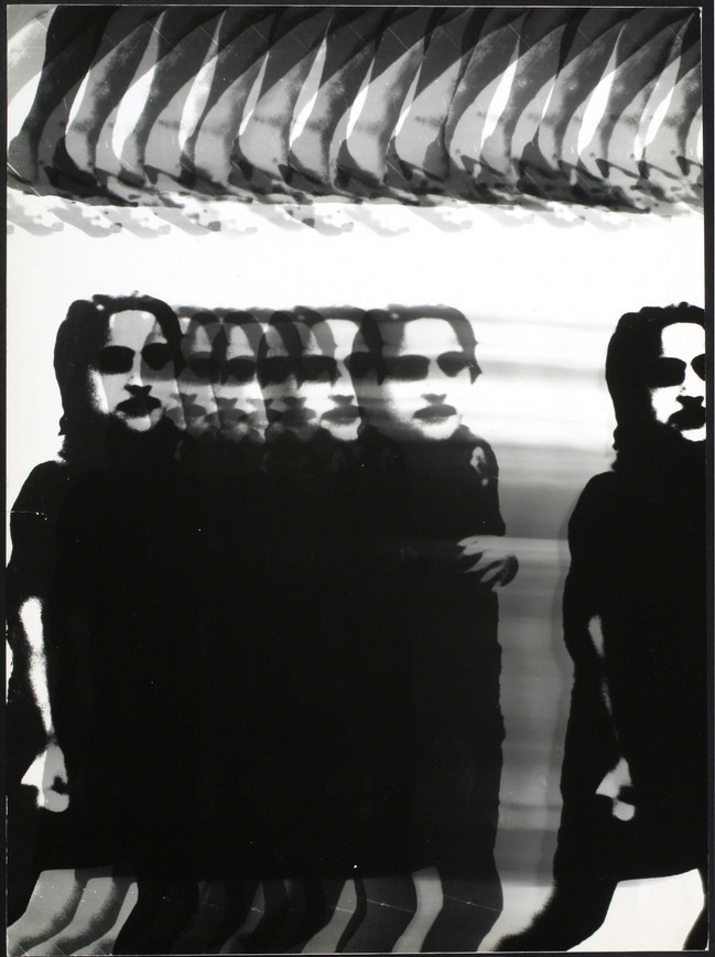 Mario Cresci, dalla serie Fotogrammi d'affezione, Tricarico 1967, elaborazione e stampa su pellicola autopositiva.